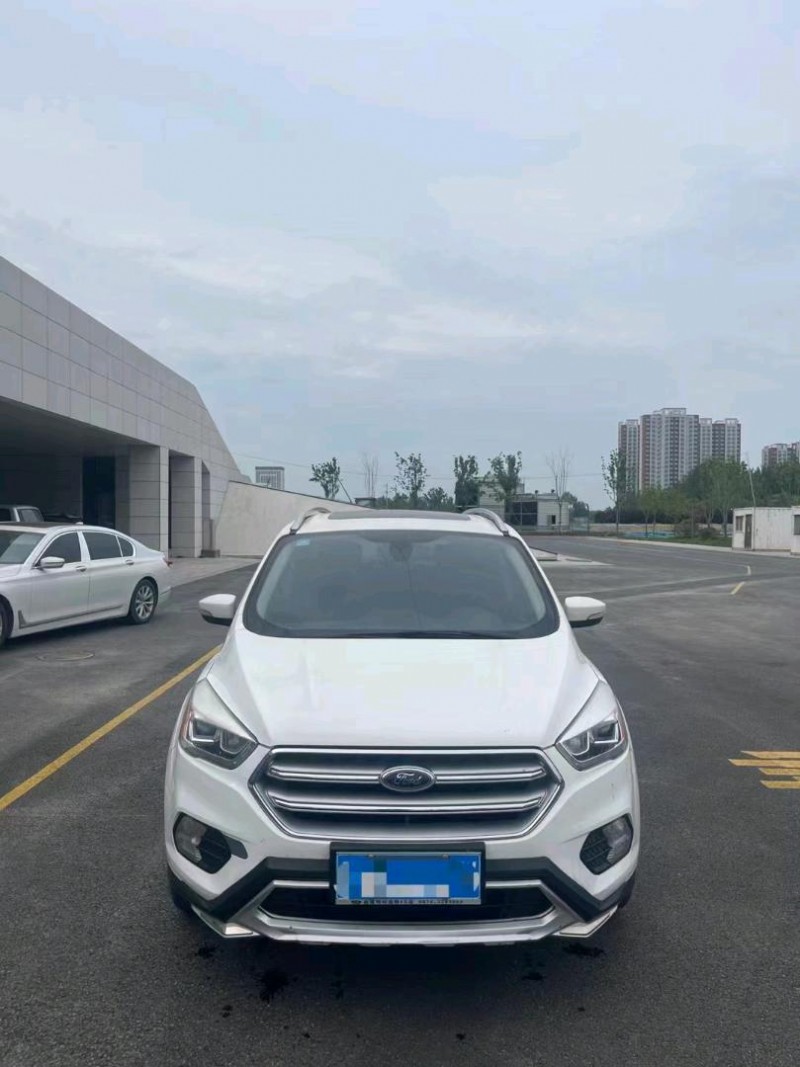 东营16年福特翼虎1