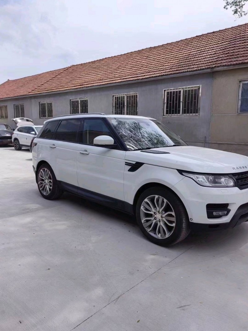 青岛14年路虎揽胜运动3