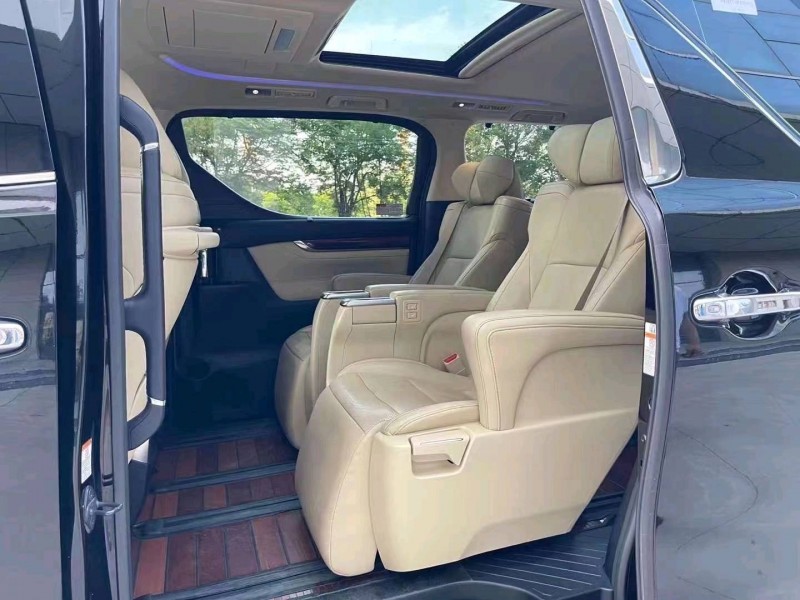 济宁16年丰田埃尔法4