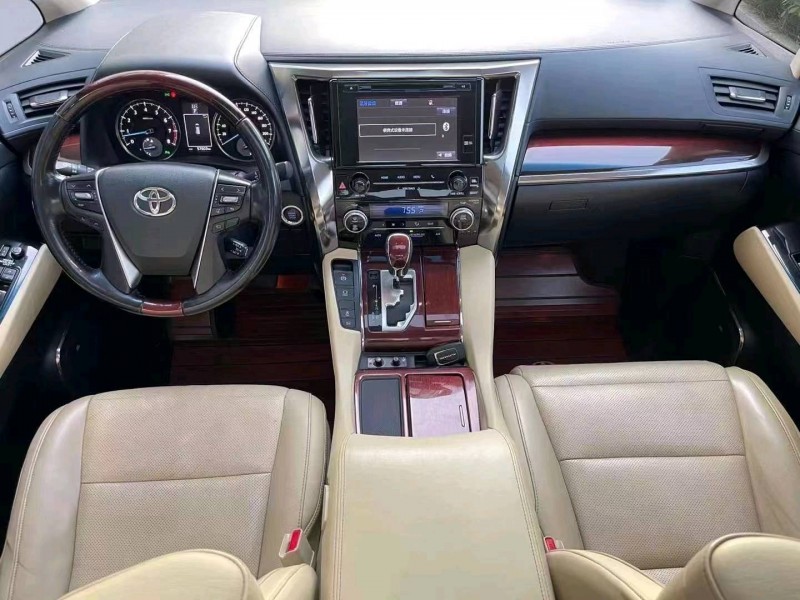 济宁16年丰田埃尔法5