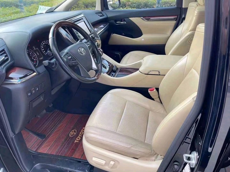 济宁16年丰田埃尔法6