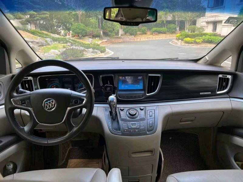 珠海11年别克GL84