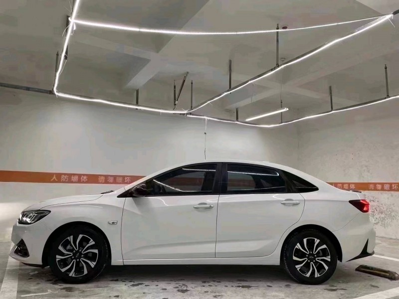 成都20年雪佛兰科鲁泽3