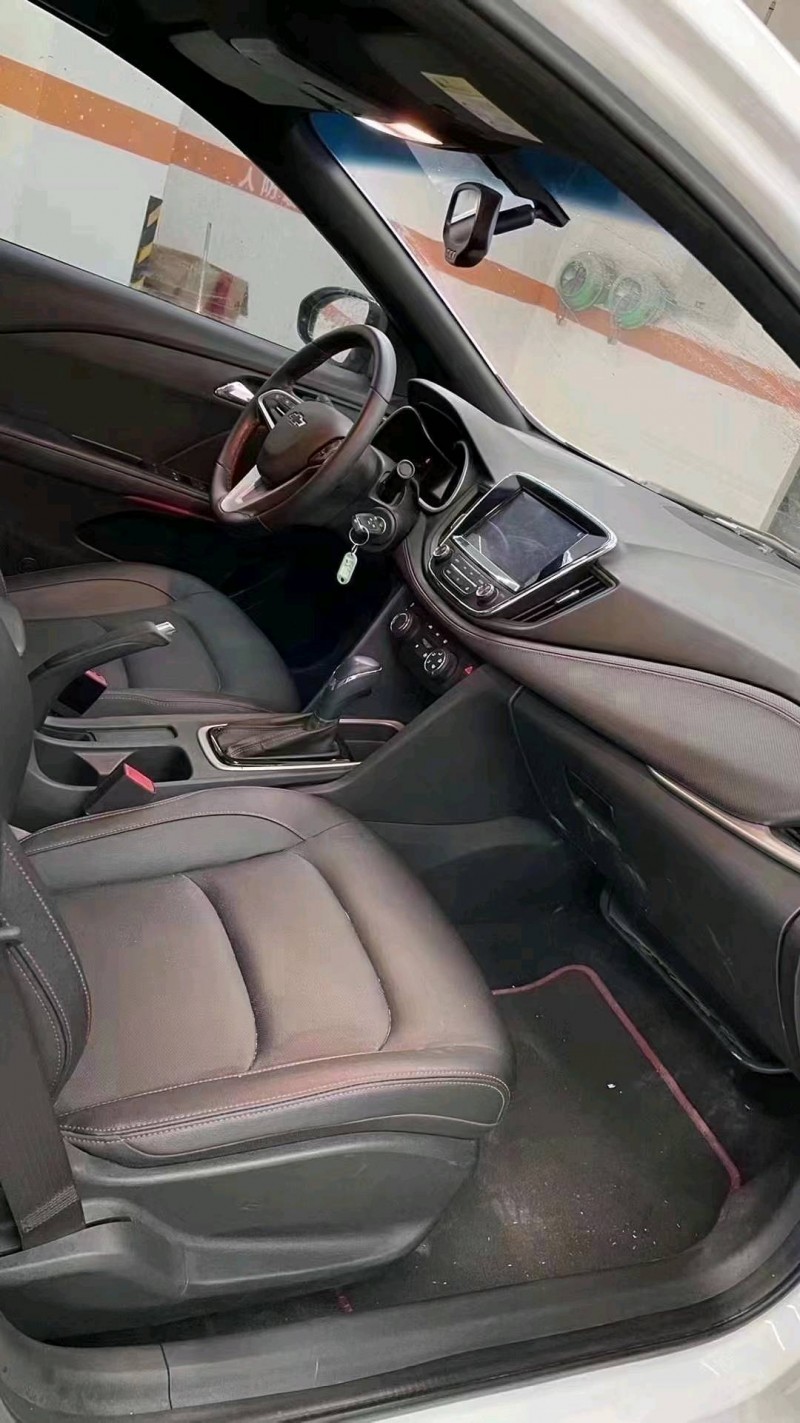 成都20年雪佛兰科鲁泽8