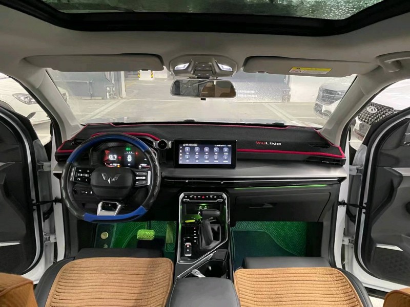 成都22年五菱汽车星辰9