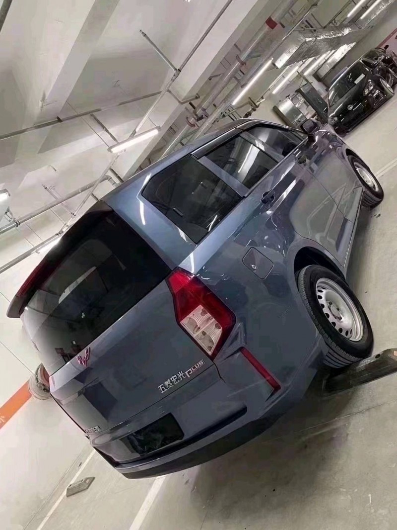 成都20年五菱汽车宏光4