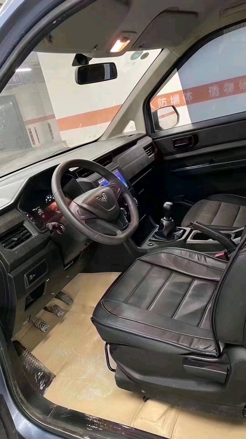 成都20年五菱汽车宏光5