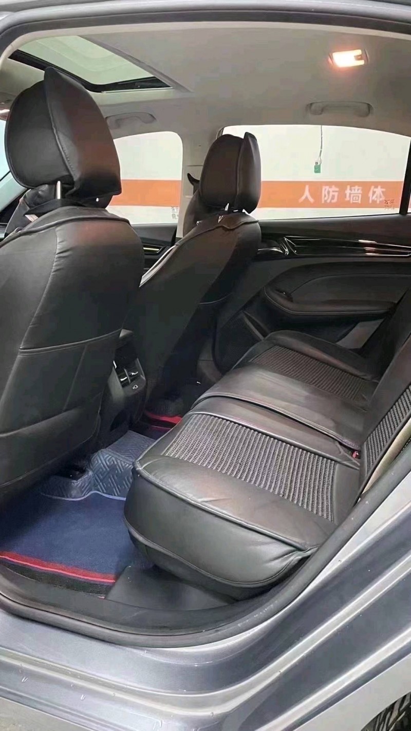 成都22年荣威i57