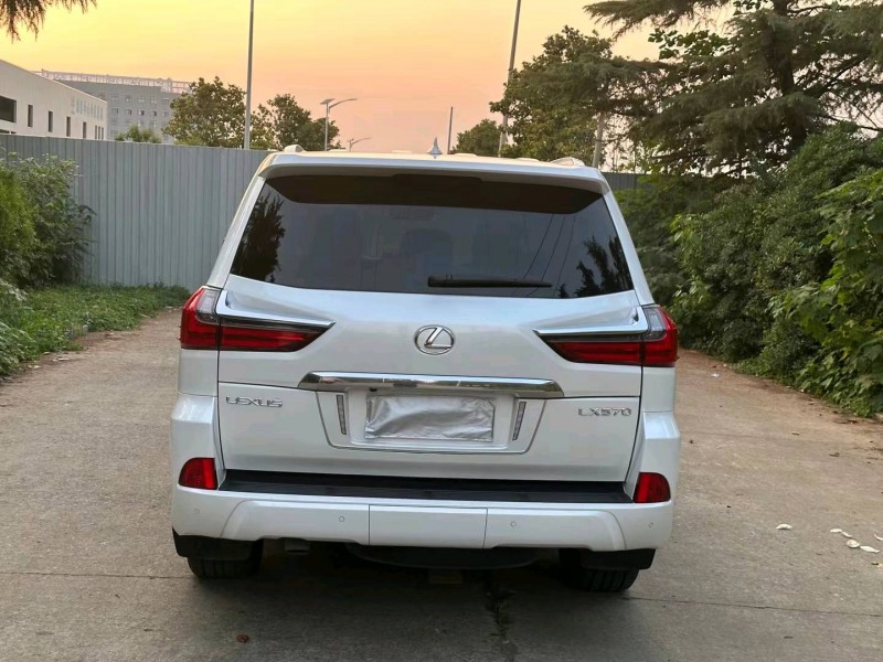 徐州18年雷克萨斯LX9