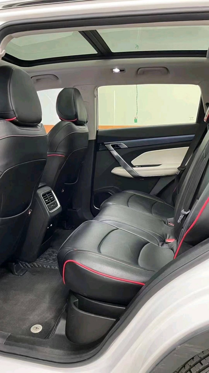 成都22年吉利博越6