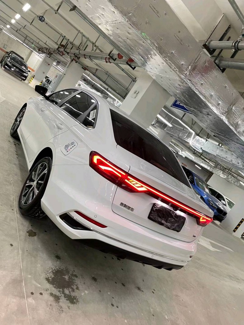 成都22年吉利帝豪3