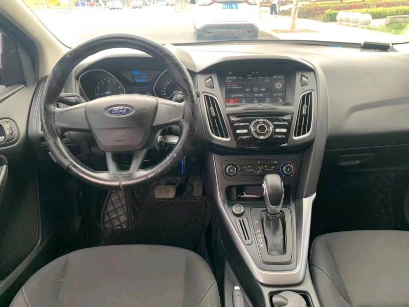 宜昌18年福特福克斯8