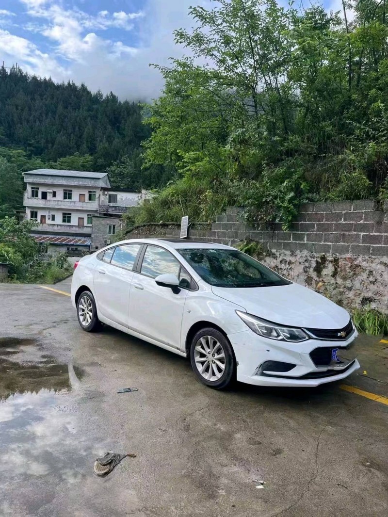 重庆18年雪佛兰科鲁兹2