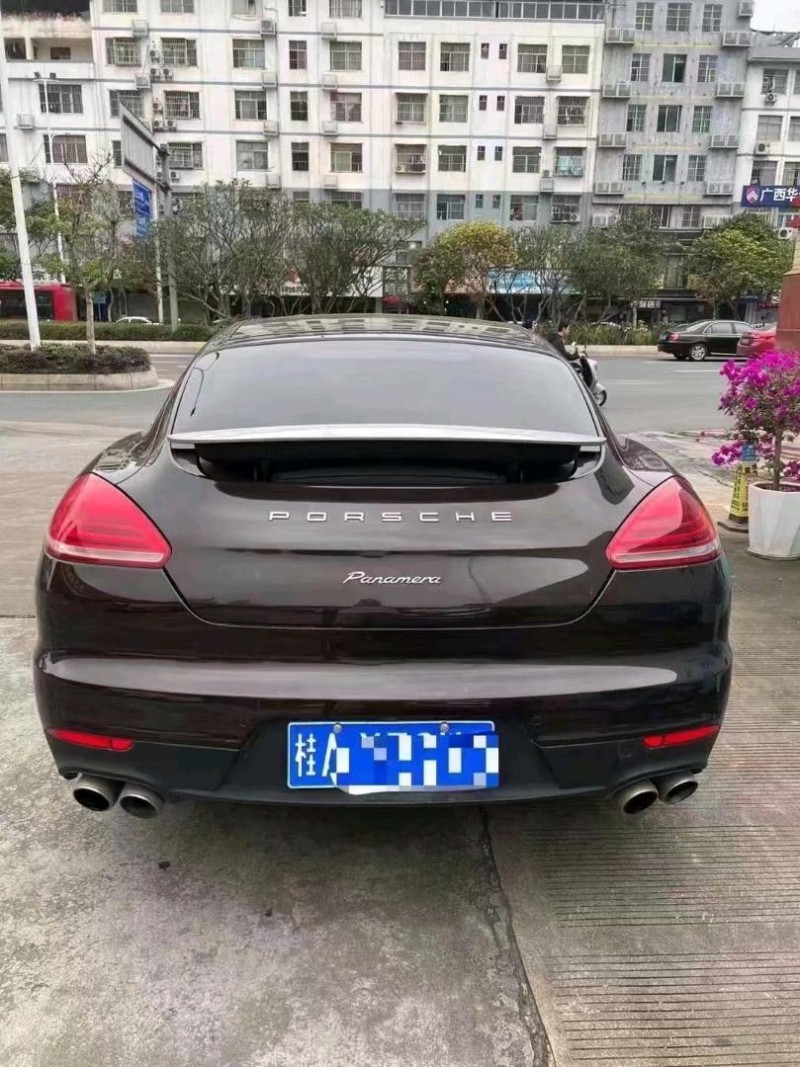 重庆15年保时捷帕拉梅拉8