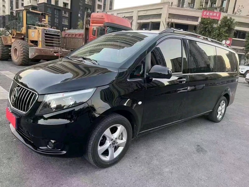 重庆20年奔驰威霆5