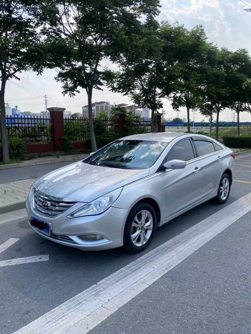 淮南13年现代索纳塔八2