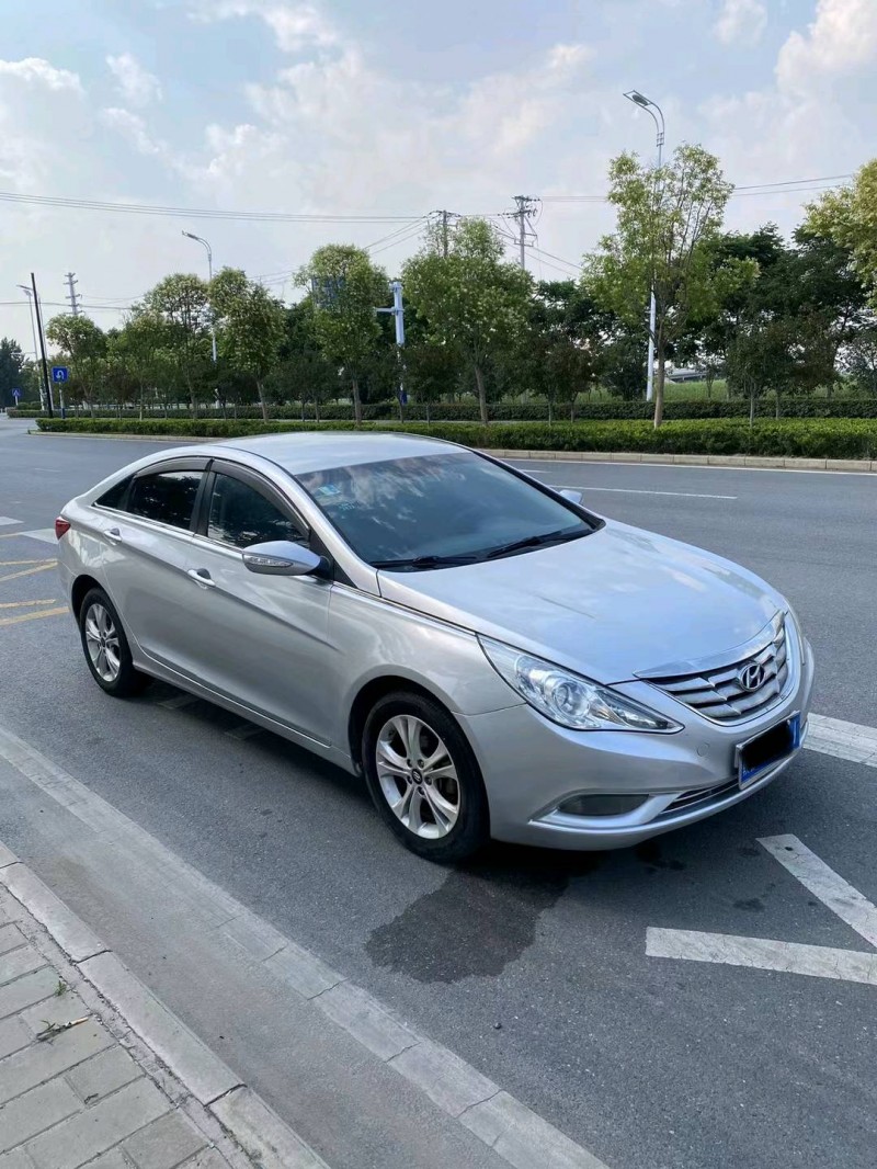 淮南13年现代索纳塔八3