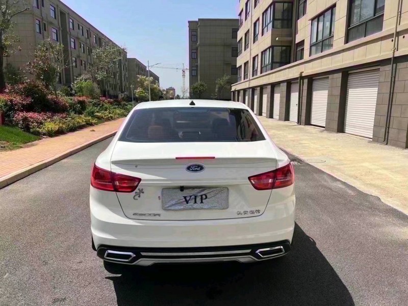 济南18年福特福睿斯9