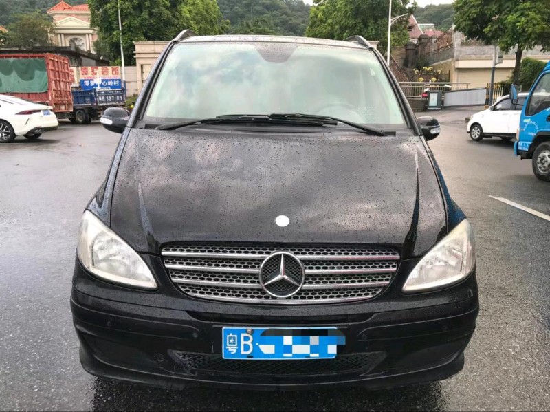 深圳11年奔驰唯雅诺1