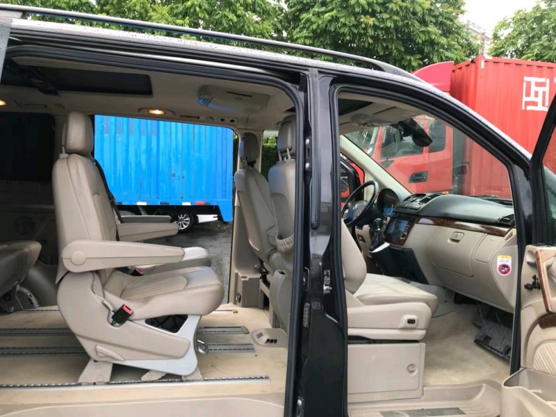 深圳11年奔驰唯雅诺4