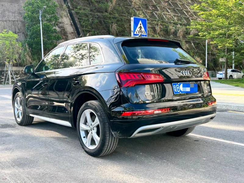 广州21年奥迪Q58