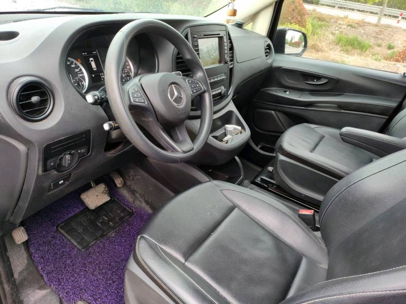 徐州17年奔驰威霆8