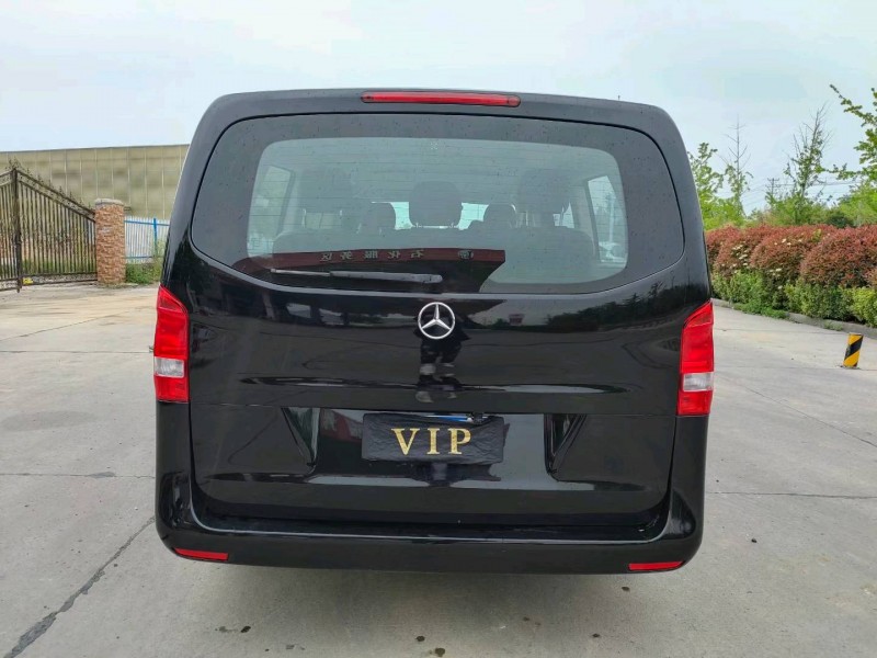 徐州17年奔驰威霆9