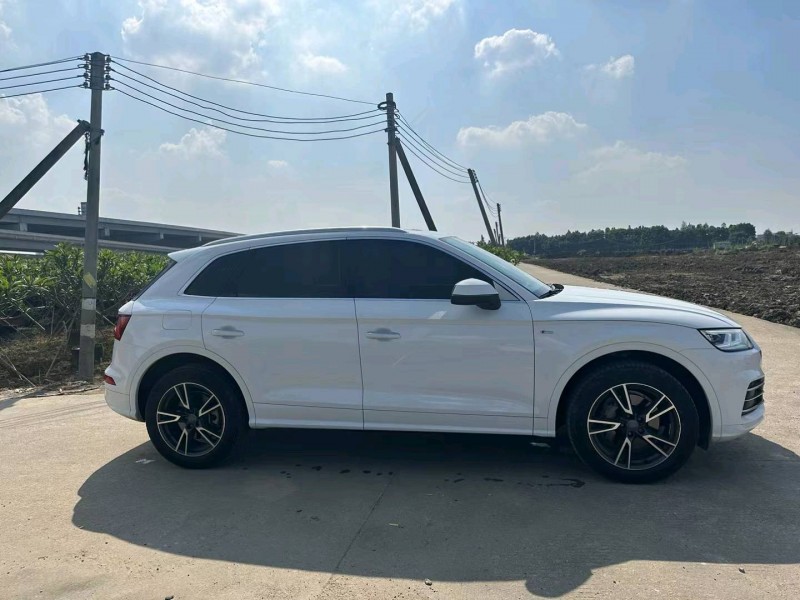 中山19年奥迪Q54