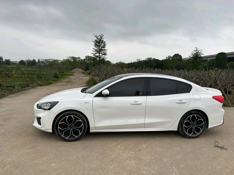 中山20年福特福克斯3