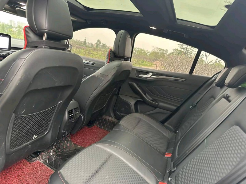 中山20年福特福克斯6