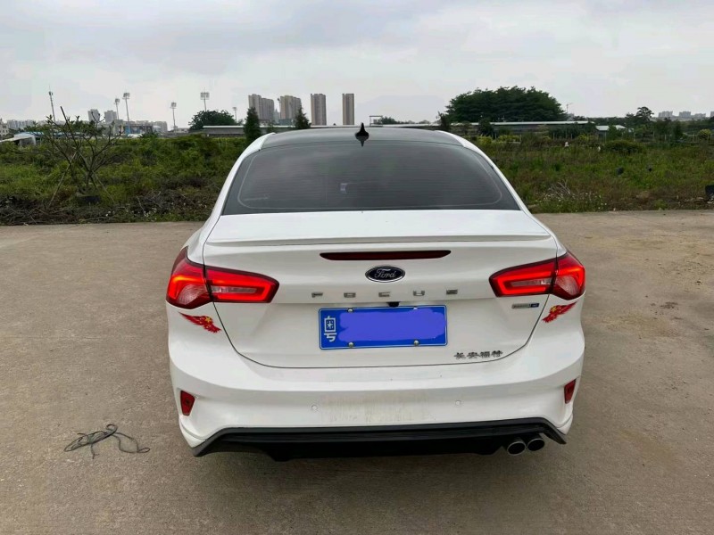 中山20年福特福克斯8