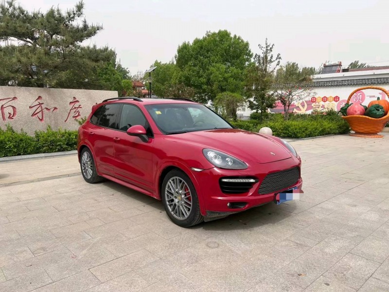 济南13年保时捷卡宴3