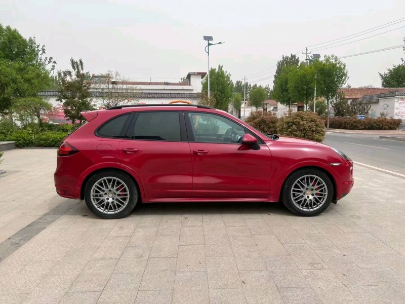 济南13年保时捷卡宴7