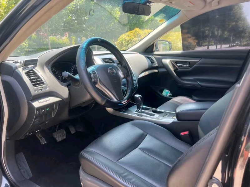 济南15年日产天籁4