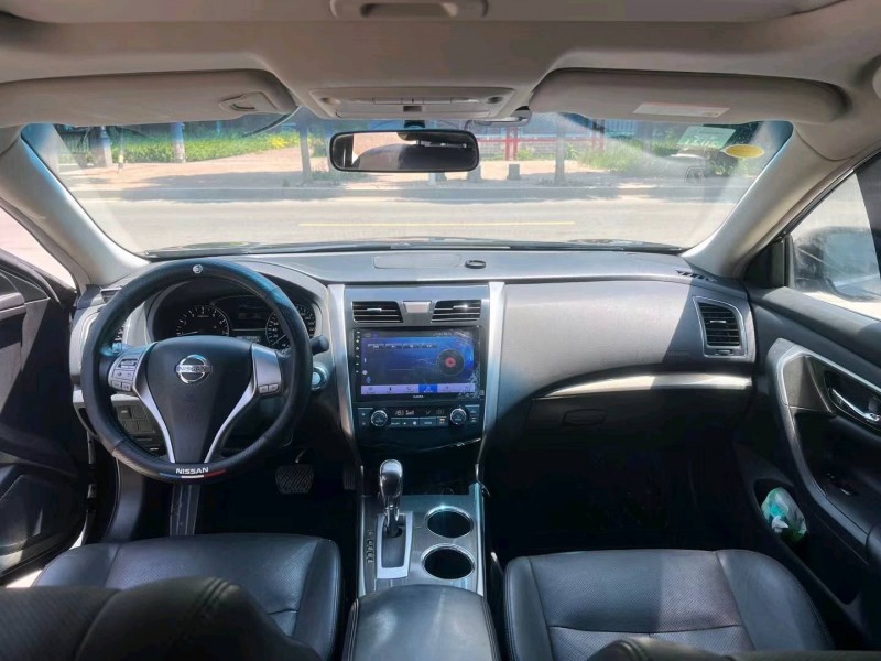 济南15年日产天籁5