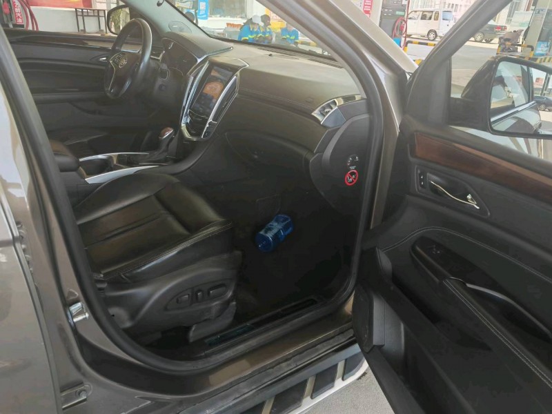 保定13年凯迪拉克SRX6