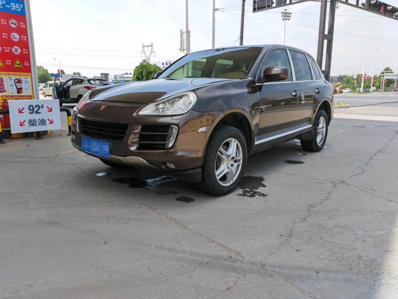 保定09年保时捷卡宴3