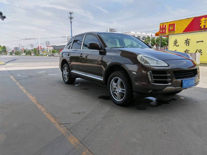 保定09年保时捷卡宴2