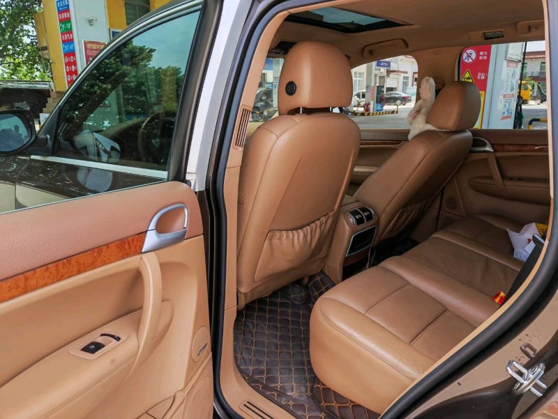 保定09年保时捷卡宴5