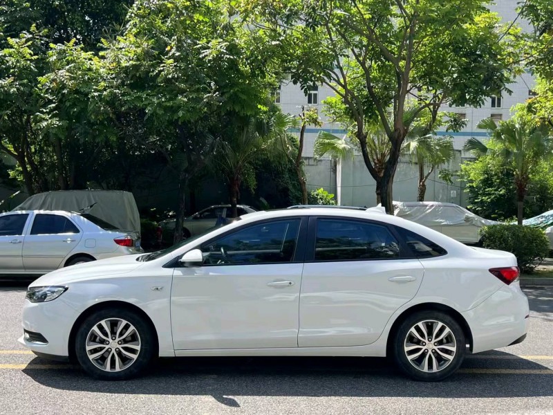 深圳19年别克英朗4