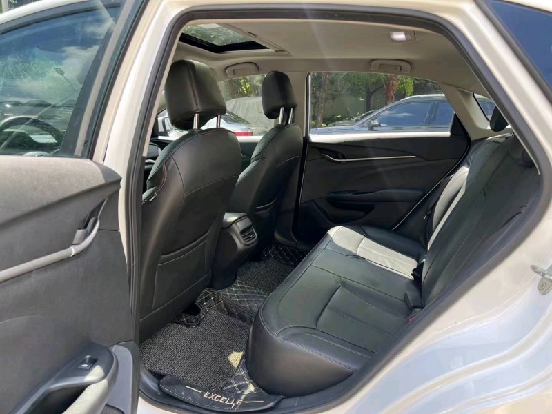 深圳19年别克英朗8