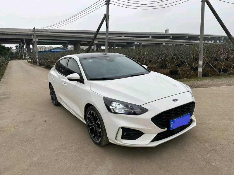 珠海20年福特福克斯2