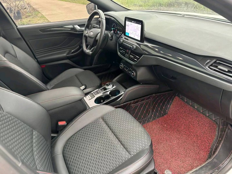 珠海20年福特福克斯4