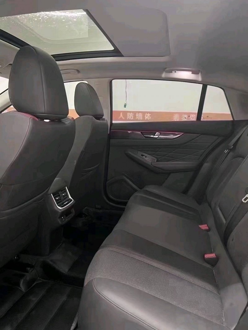 成都22年东风奕炫5