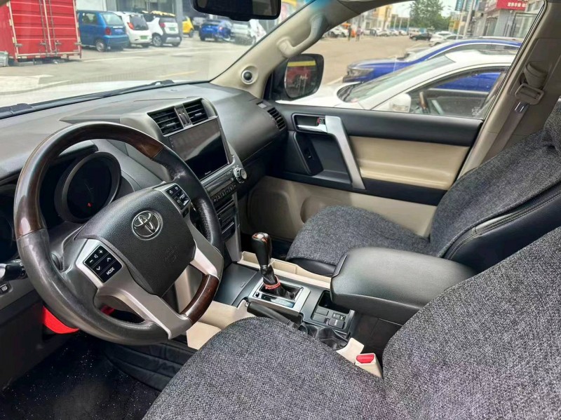 宜昌13年丰田普拉多8