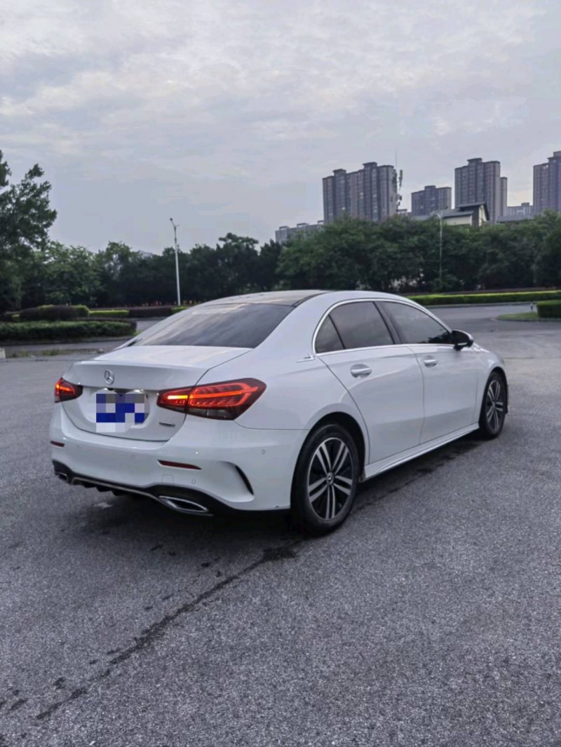 广州19年奔驰A8