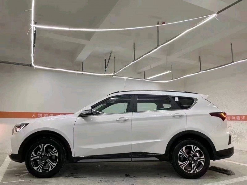 成都23年东南汽车DX83