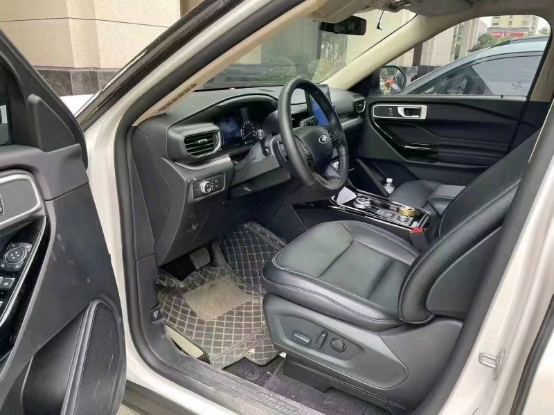 武汉22年福特探险者5