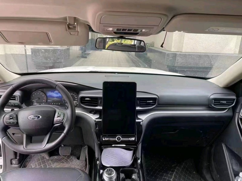 武汉22年福特探险者6