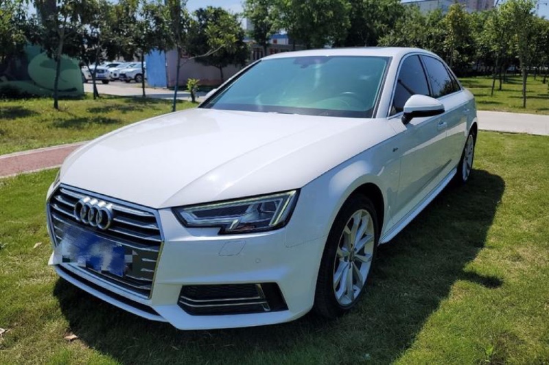 成都18年奥迪A4L3